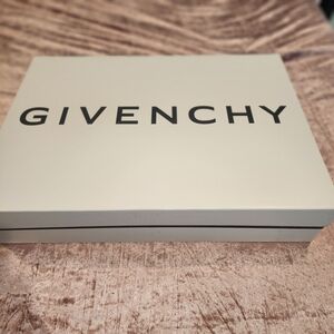 Givenchy Cream Box